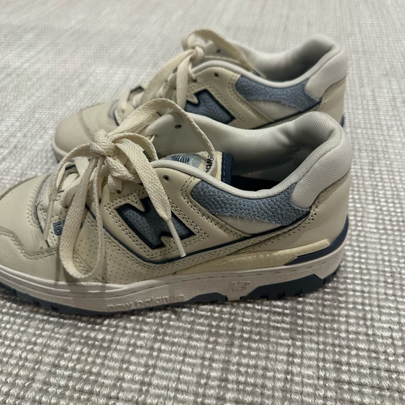 New Balance • 550s • Boys 5/ Women 7 - Picture 3 of 5